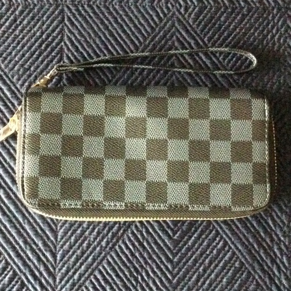 Blue and black large checkered wristlet wallet for women